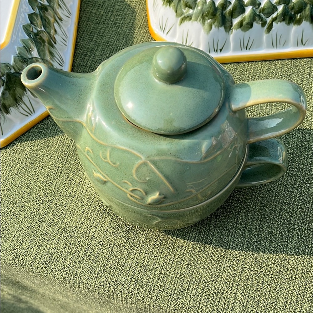Elegant Green Ceramic Teapot